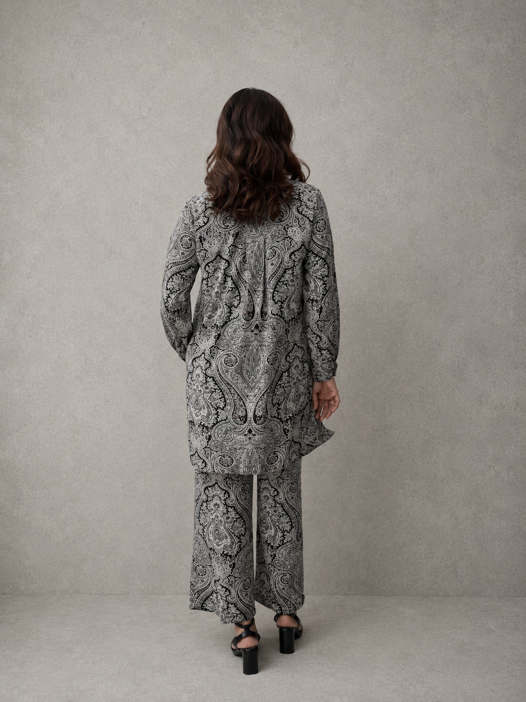 Printed Georgette Co-Ord Set – Monochrome Paisley